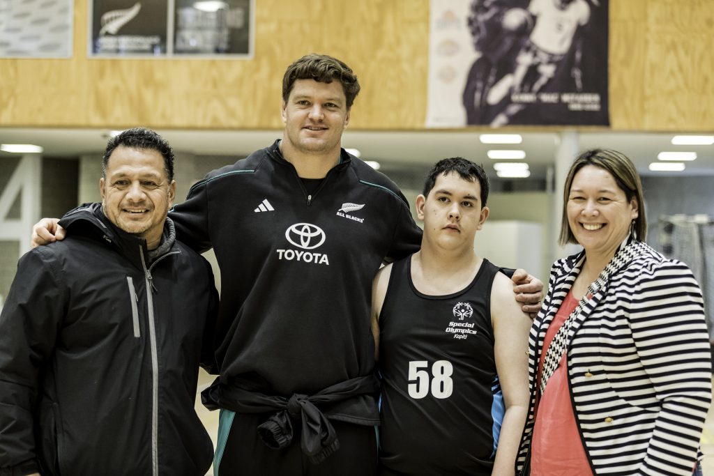 Hunter, Harmony and whānau with All Black's captain Scott Barrett